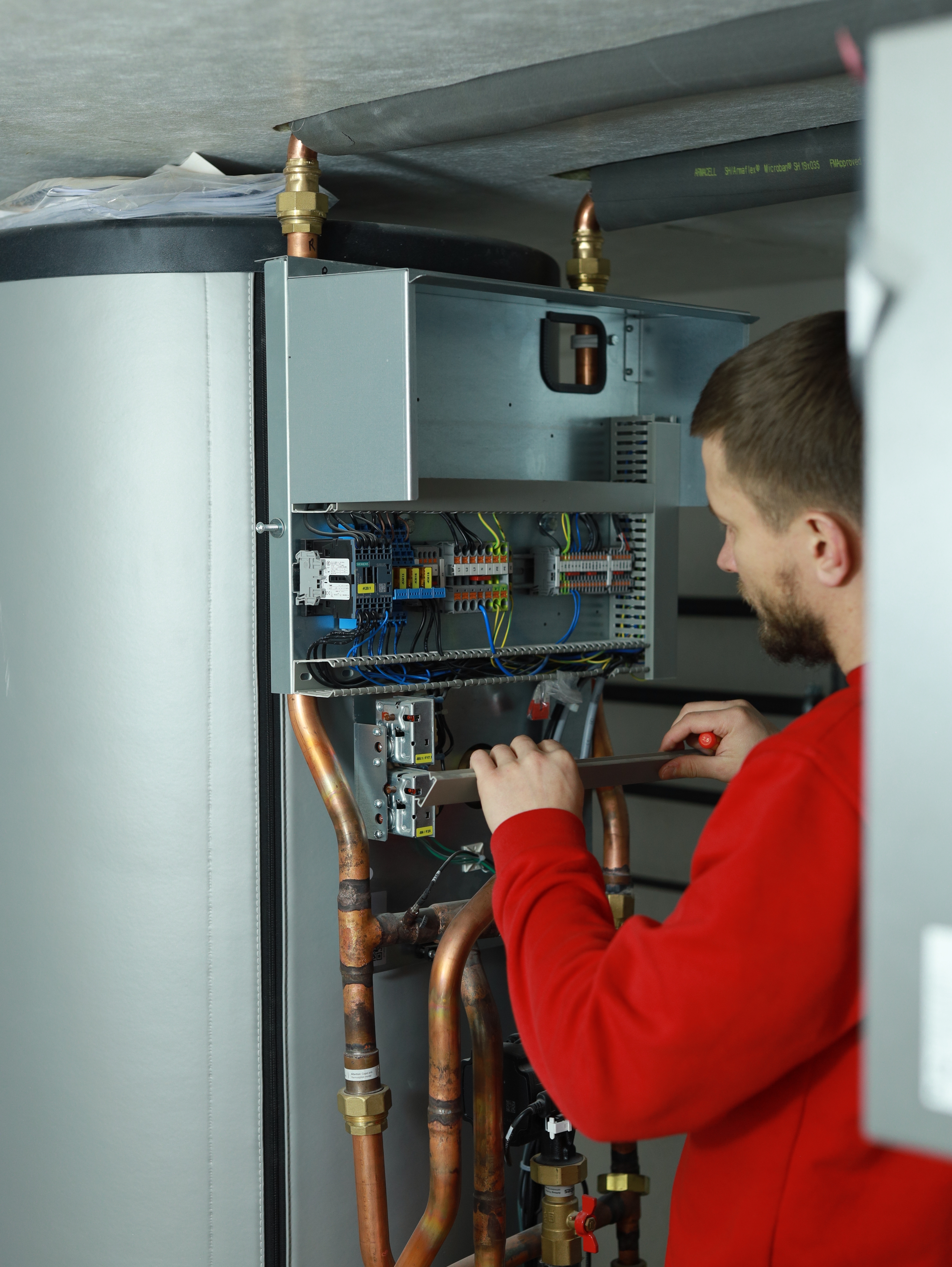 Heat pump electricals and control wiring